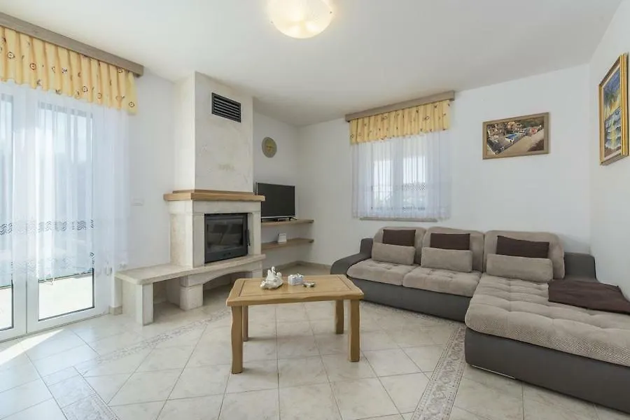 Villa Mateja Karigador